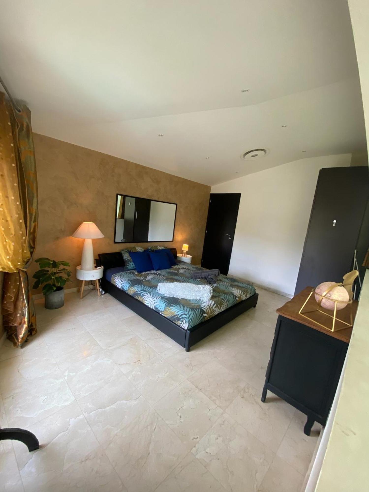 Villa St Jean Suite Romantique La Ciotat Room photo